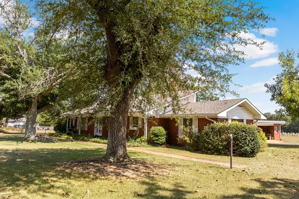 717 E FIRST STREET Hughes Springs, TX 75656