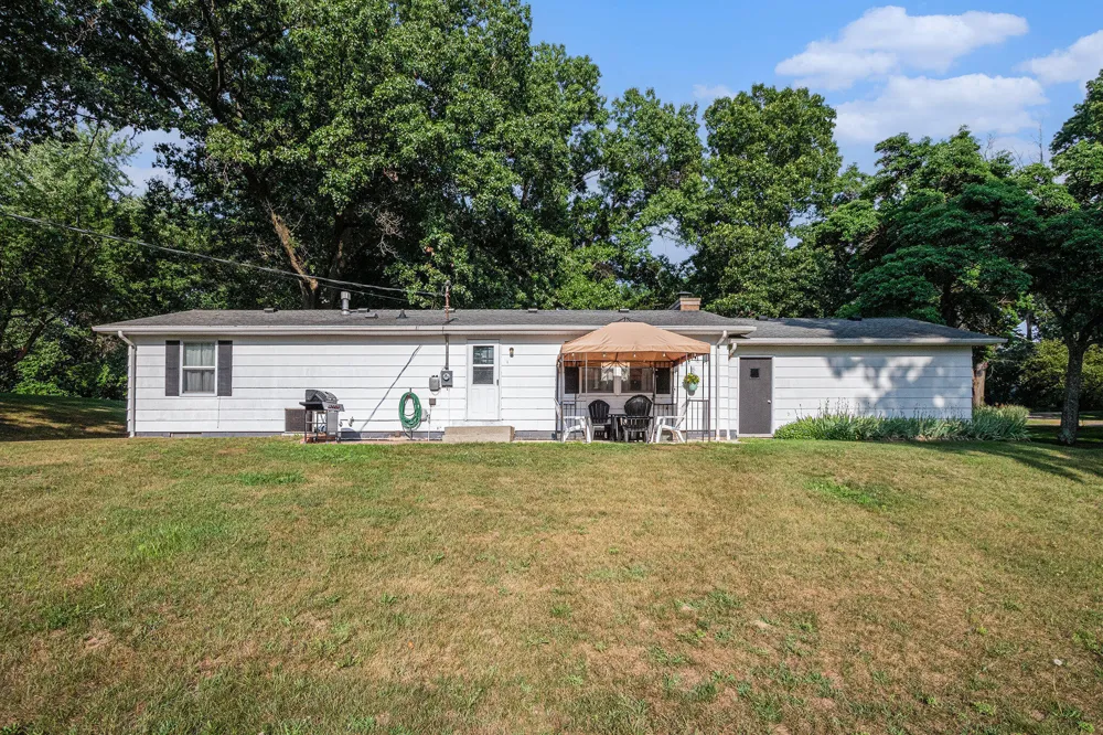 54348 Twin Lakes Road Dowagiac, MI 49047