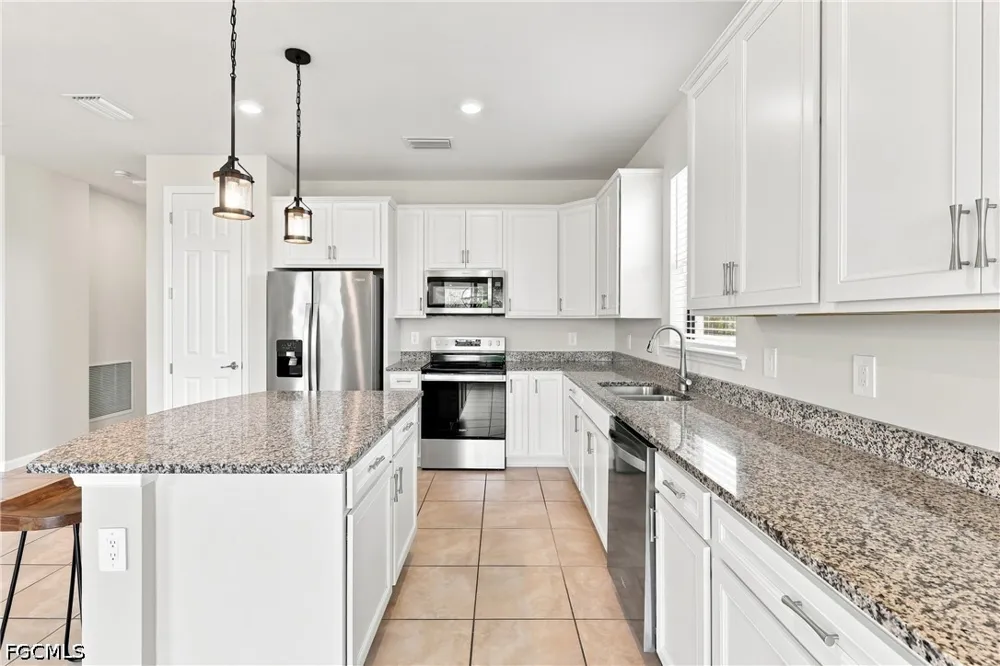 E Hampton Circle Alva, FL 33920