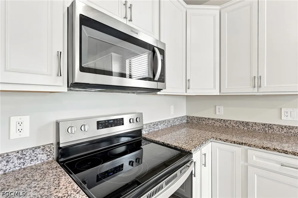 E Hampton Circle Alva, FL 33920