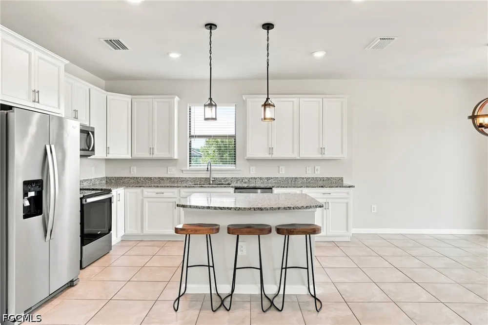 E Hampton Circle Alva, FL 33920