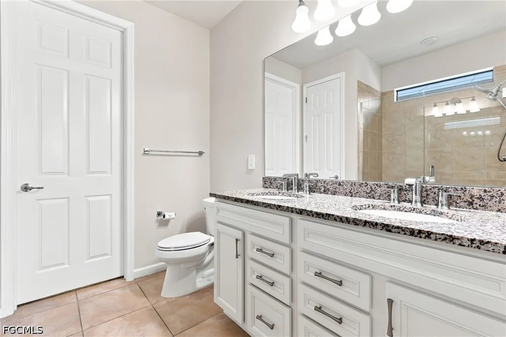 E Hampton Circle Alva, FL 33920