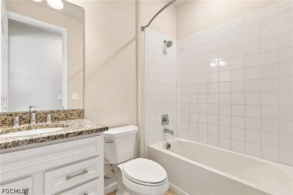 E Hampton Circle Alva, FL 33920