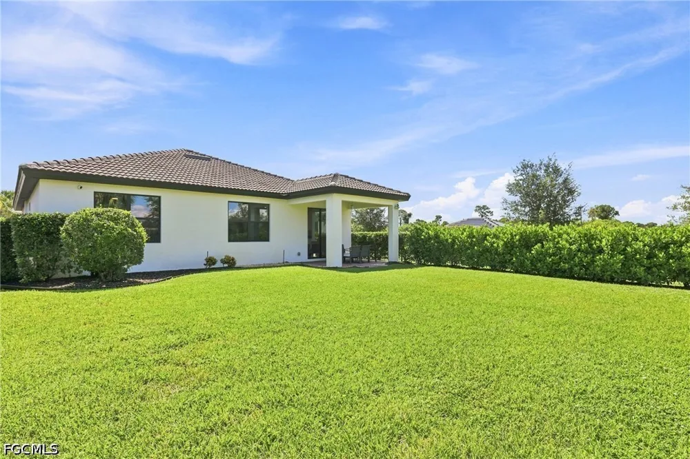 E Hampton Circle Alva, FL 33920