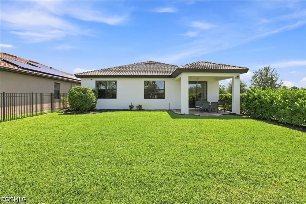 E Hampton Circle Alva, FL 33920