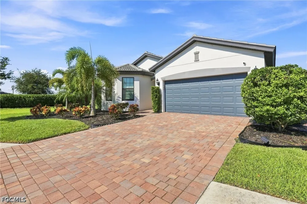 E Hampton Circle Alva, FL 33920