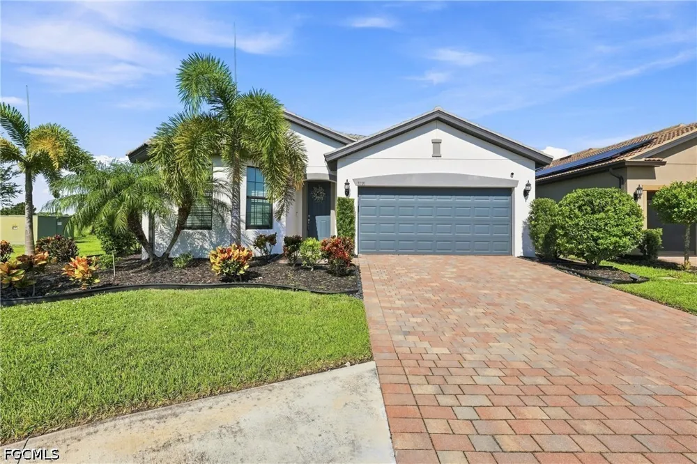 E Hampton Circle Alva, FL 33920