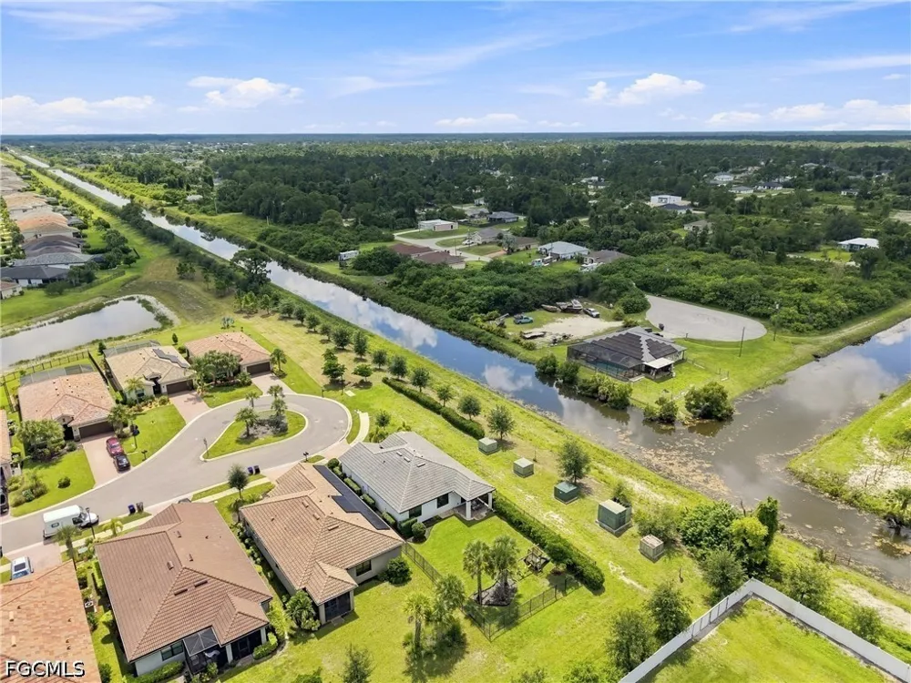 E Hampton Circle Alva, FL 33920
