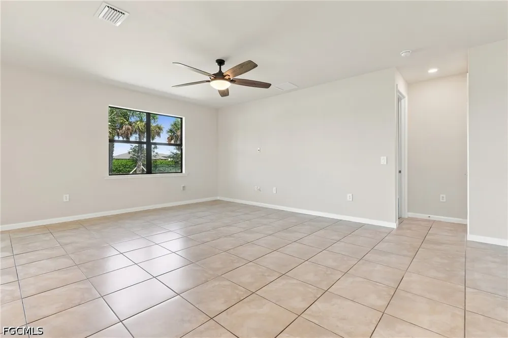 E Hampton Circle Alva, FL 33920