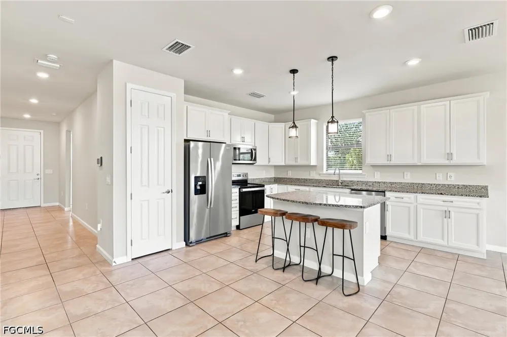 E Hampton Circle Alva, FL 33920