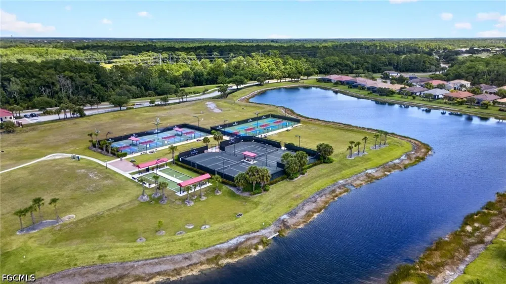 E Hampton Circle Alva, FL 33920