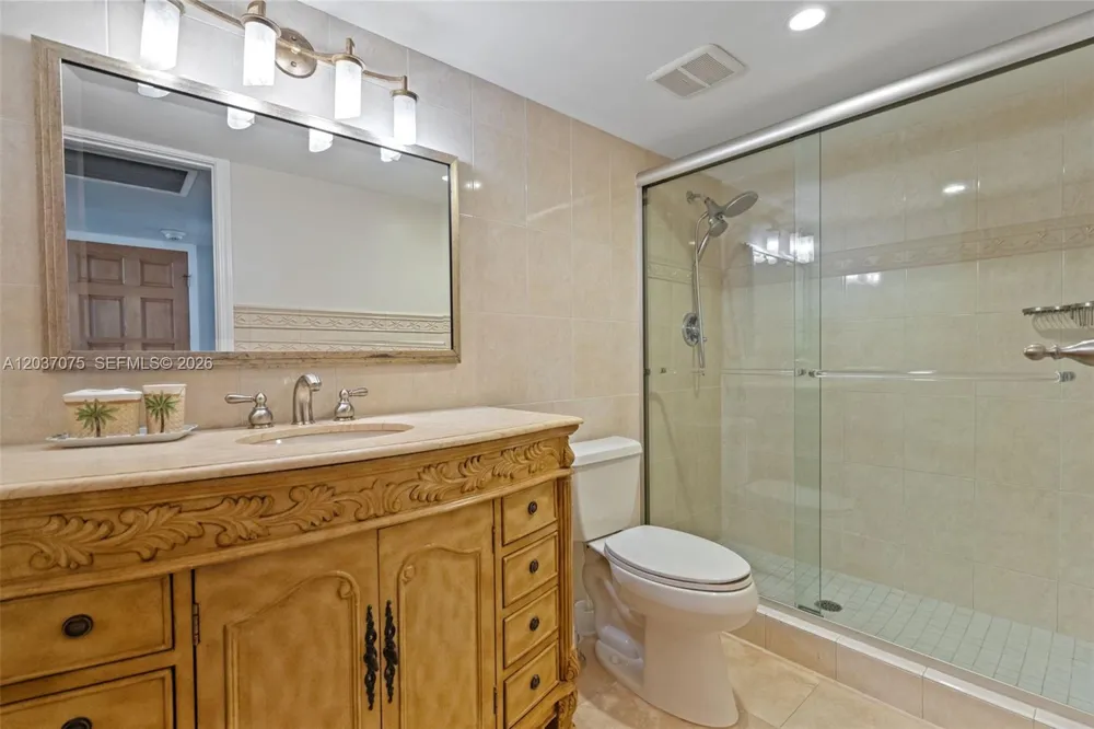 1 Las Olas Cir #809 Fort Lauderdale, FL 33316