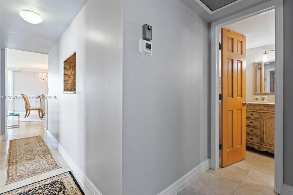 1 Las Olas Cir #809 Fort Lauderdale, FL 33316