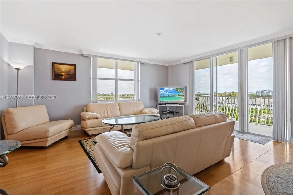 1 Las Olas Cir #809 Fort Lauderdale, FL 33316
