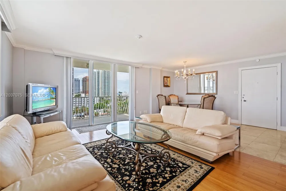 1 Las Olas Cir #809 Fort Lauderdale, FL 33316