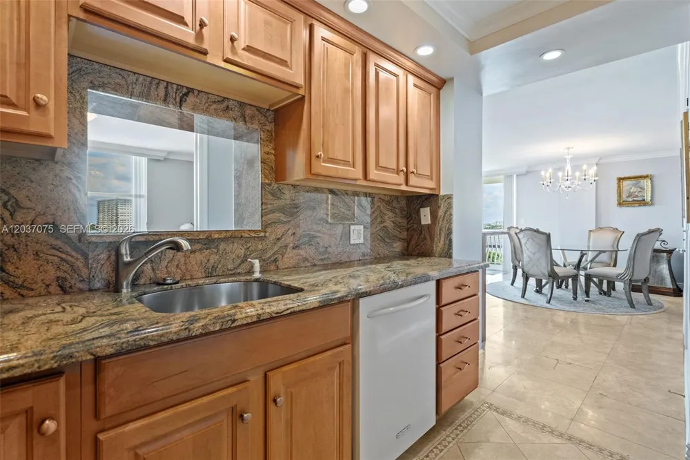 1 Las Olas Cir #809 Fort Lauderdale, FL 33316