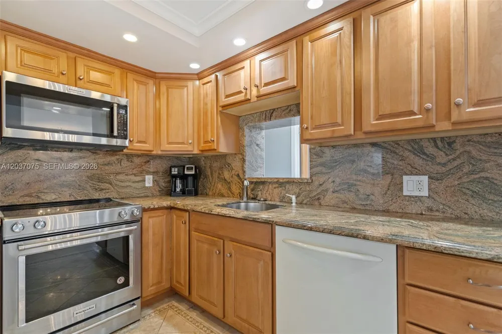 1 Las Olas Cir #809 Fort Lauderdale, FL 33316
