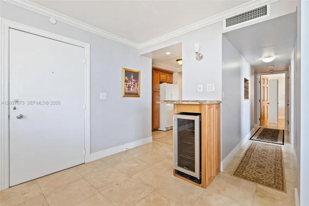 1 Las Olas Cir #809 Fort Lauderdale, FL 33316