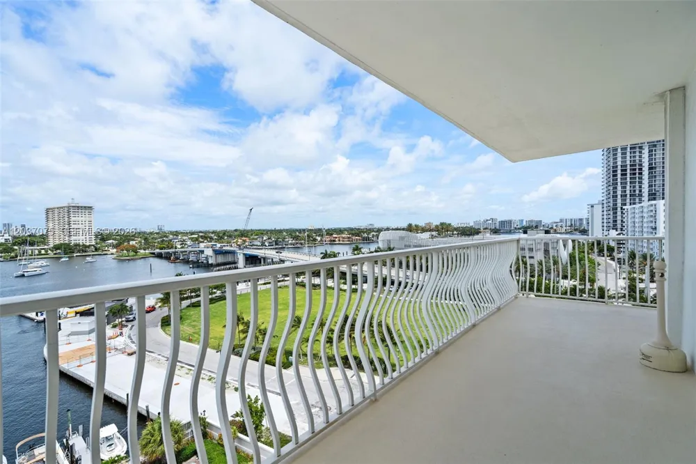 1 Las Olas Cir #809 Fort Lauderdale, FL 33316