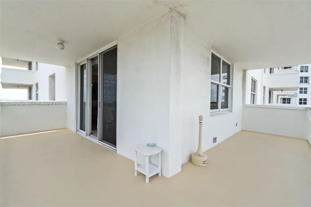 1 Las Olas Cir #809 Fort Lauderdale, FL 33316