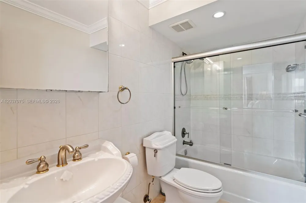 1 Las Olas Cir #809 Fort Lauderdale, FL 33316