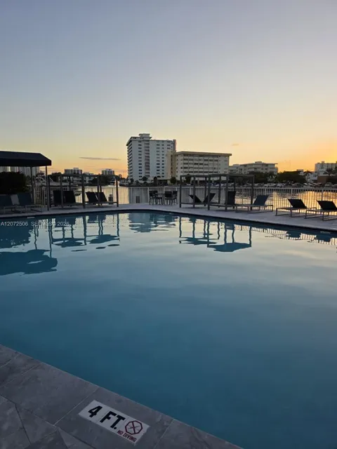 1833 S Ocean Dr #809