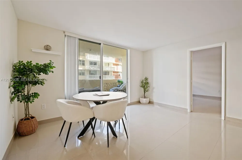 1833 S Ocean Dr #809 Hallandale Beach, FL 33009
