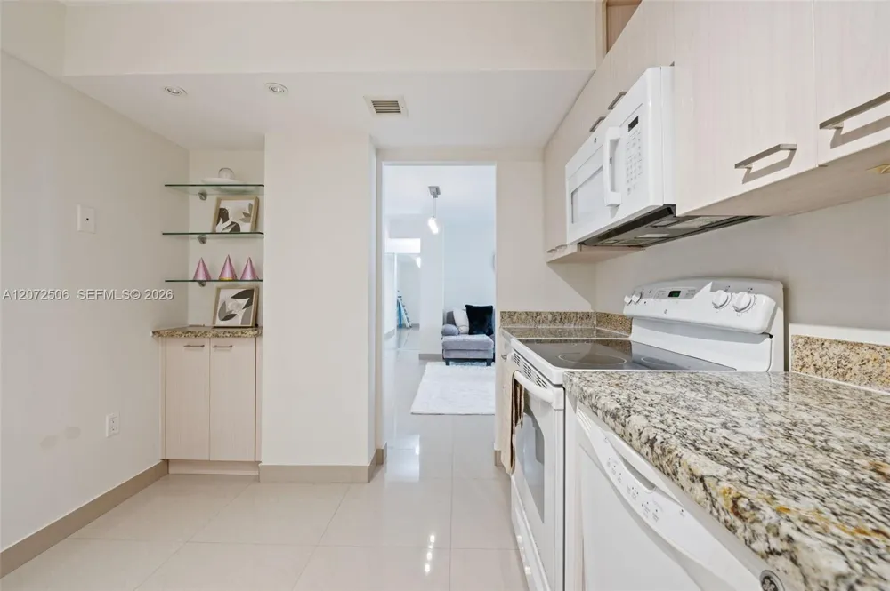 1833 S Ocean Dr #809 Hallandale Beach, FL 33009