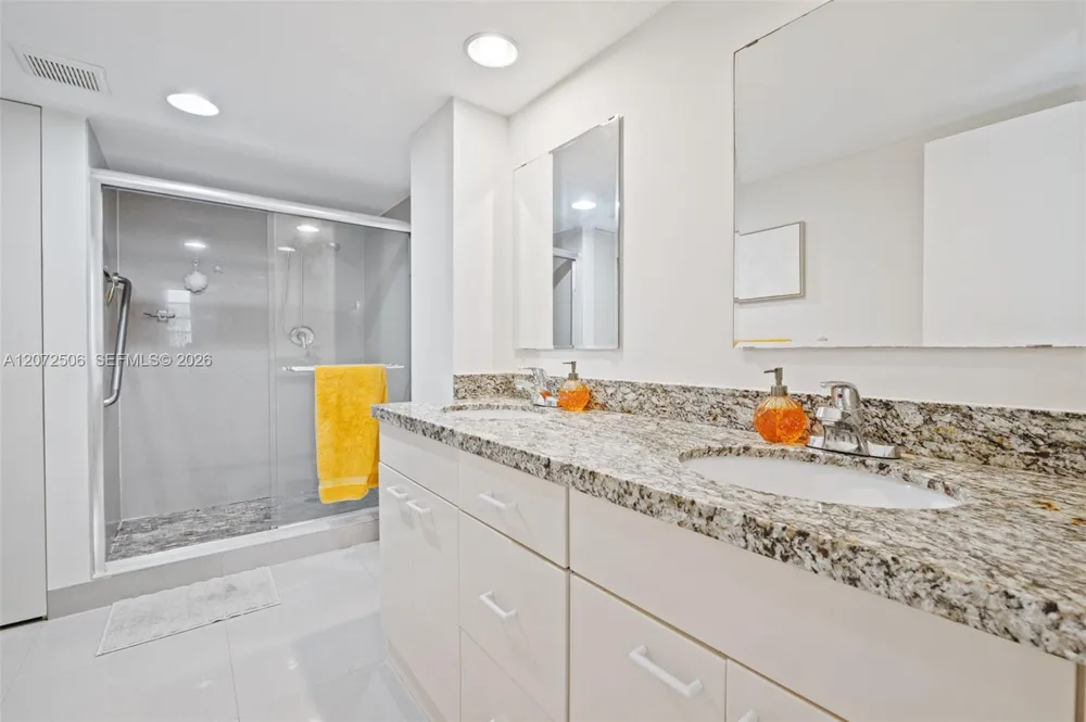 1833 S Ocean Dr #809 Hallandale Beach, FL 33009