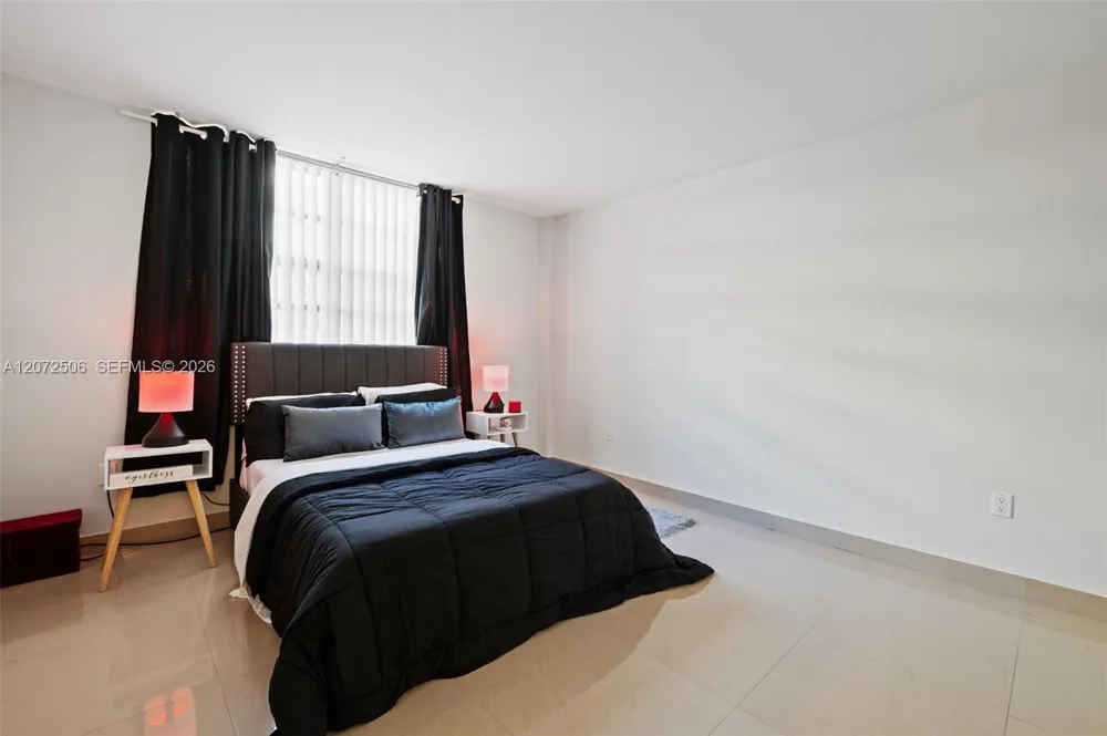 1833 S Ocean Dr #809 Hallandale Beach, FL 33009