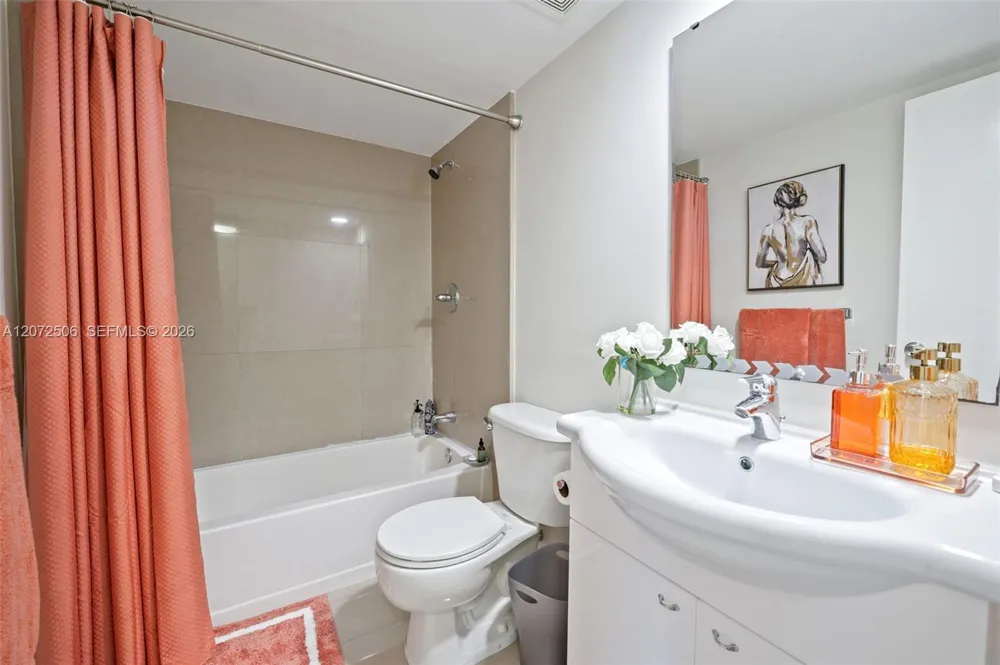1833 S Ocean Dr #809 Hallandale Beach, FL 33009