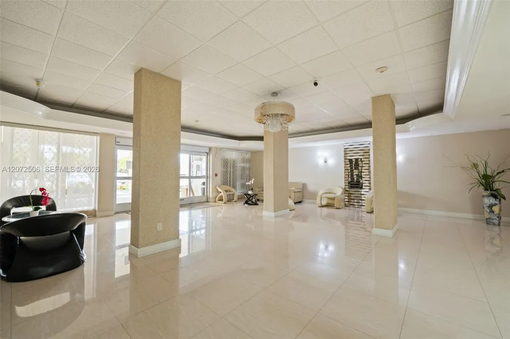 1833 S Ocean Dr #809 Hallandale Beach, FL 33009