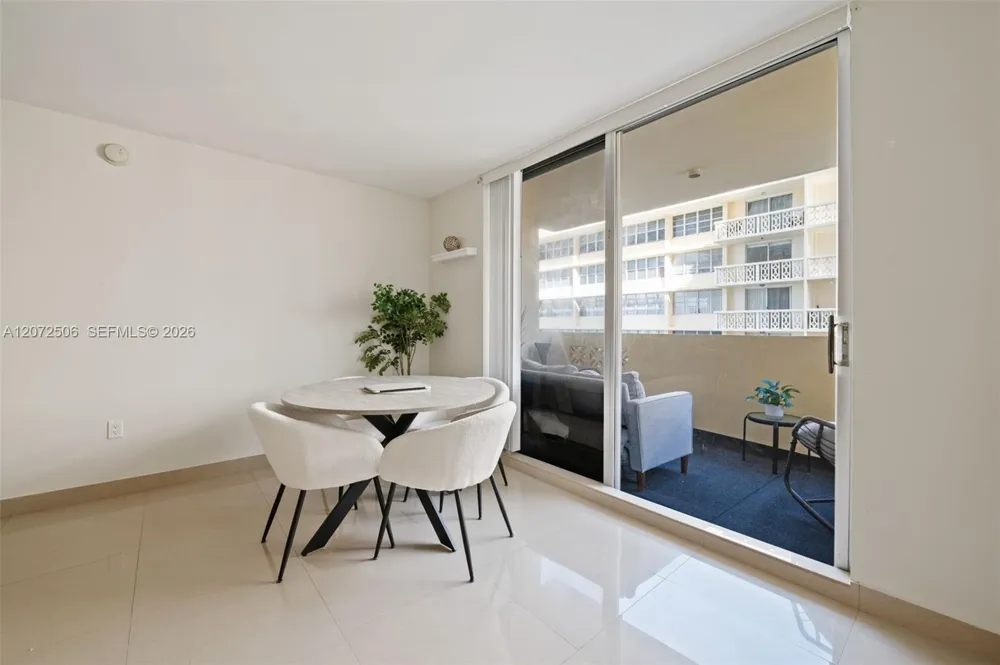 1833 S Ocean Dr #809 Hallandale Beach, FL 33009
