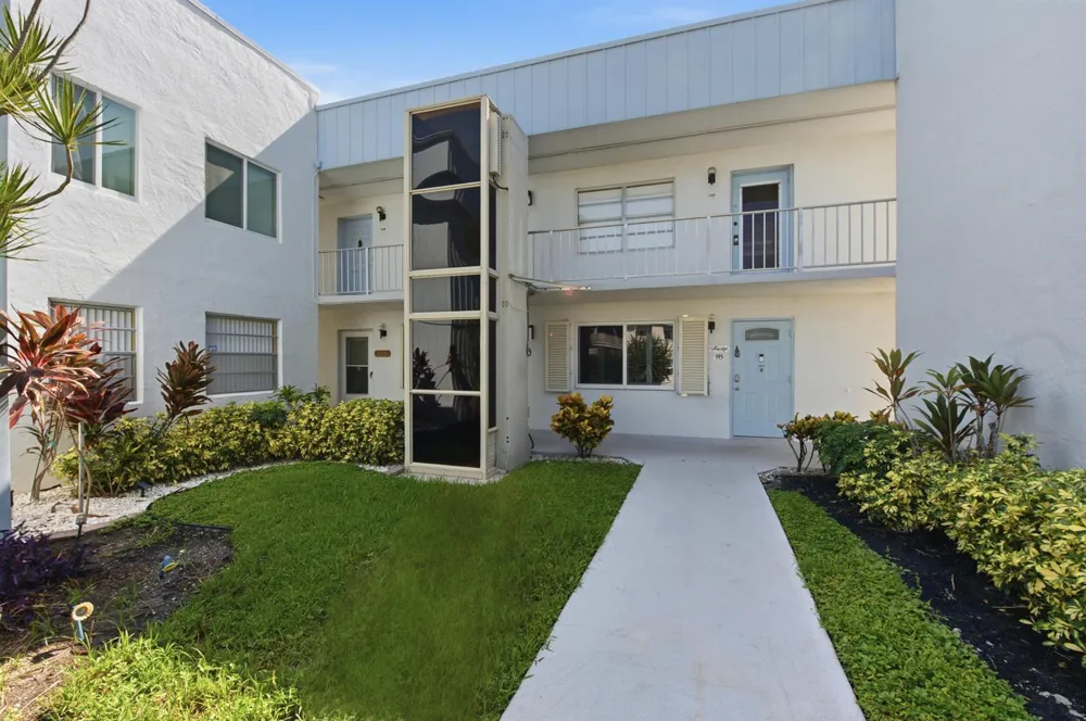 396 Saxony I Delray Beach, FL 33446
