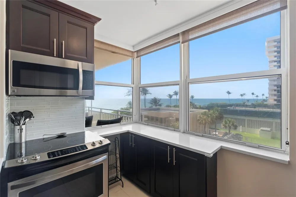 5200 Ocean Boulevard #405b Lauderdale By The Sea, FL 33308