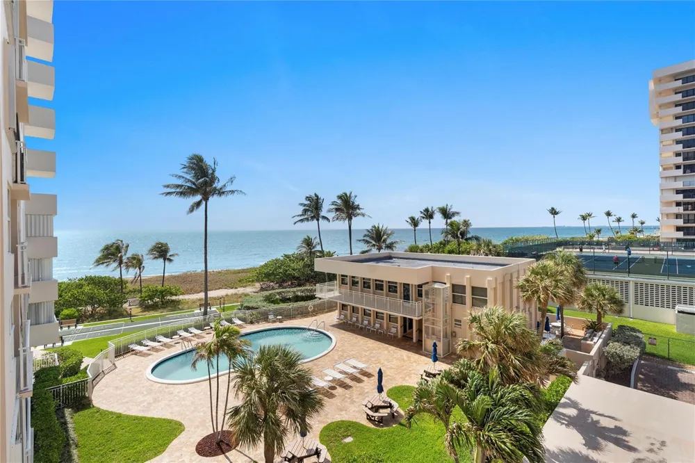 5200 Ocean Boulevard #405b Lauderdale By The Sea, FL 33308