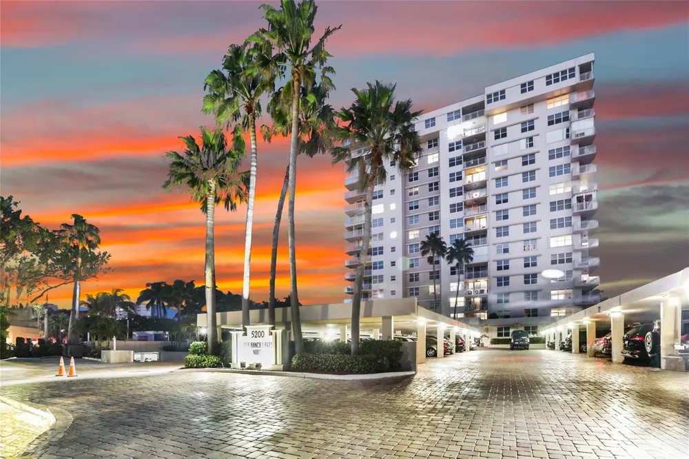 5200 Ocean Boulevard #405b Lauderdale By The Sea, FL 33308
