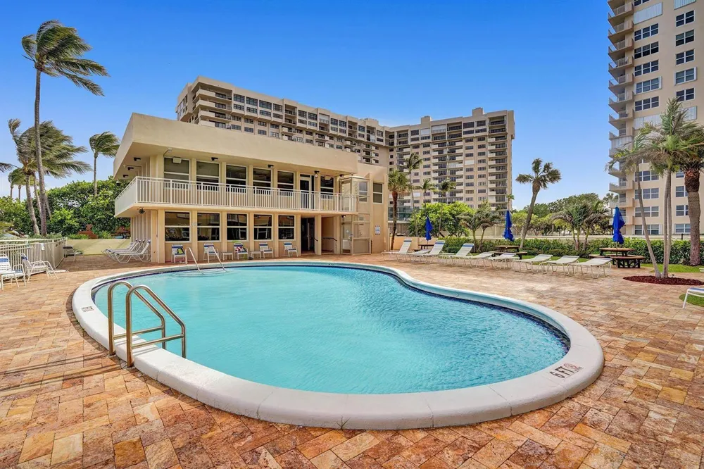 5200 Ocean Boulevard #405b Lauderdale By The Sea, FL 33308