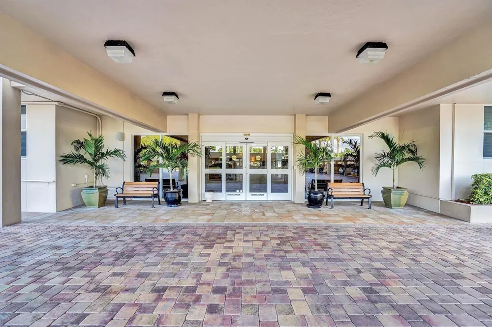 5200 Ocean Boulevard #405b Lauderdale By The Sea, FL 33308
