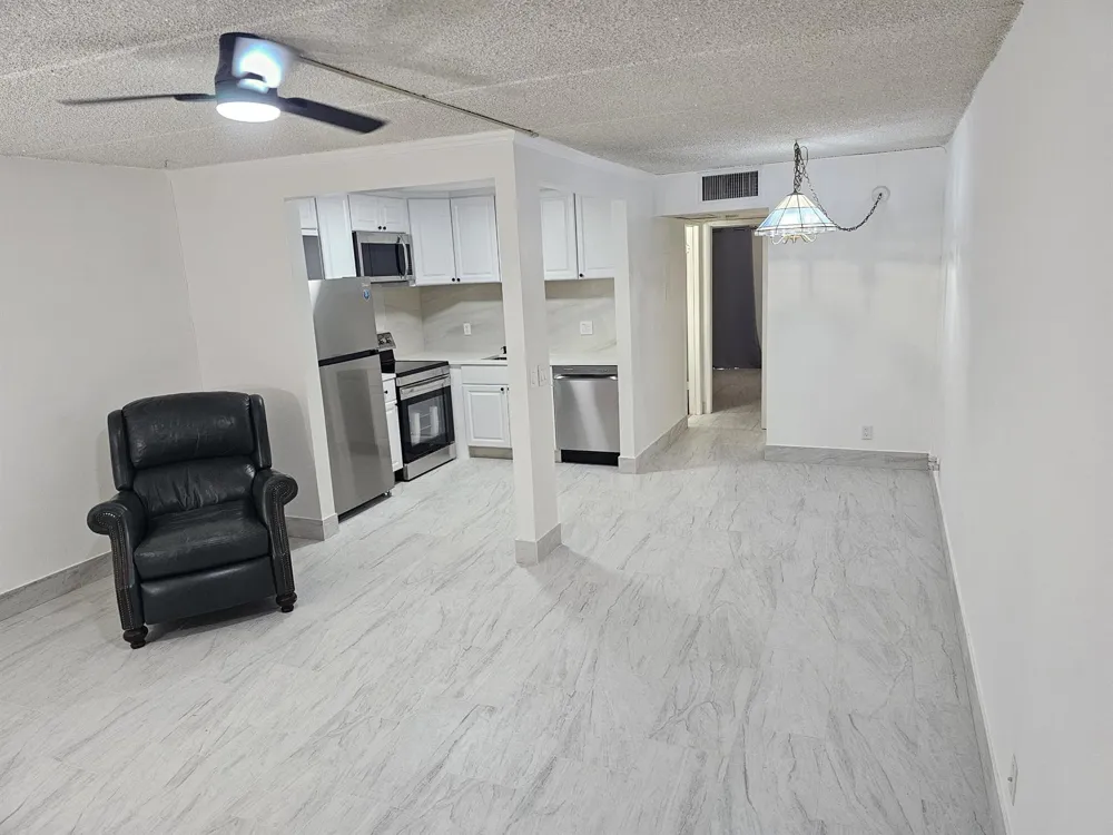555 Purdy Lane #114 Palm Springs, FL 33461