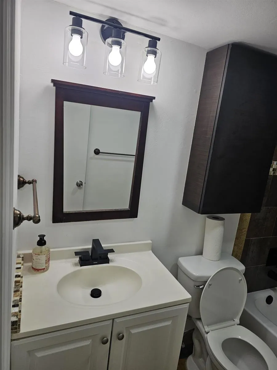555 Purdy Lane #114 Palm Springs, FL 33461