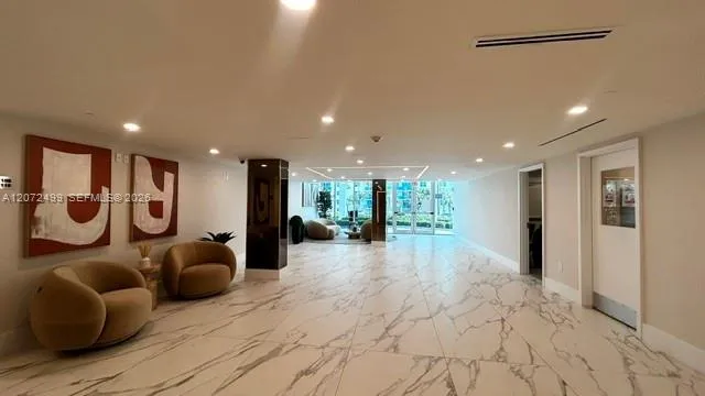 7525 E Treasure Dr #1012 North Bay Village, FL 33141