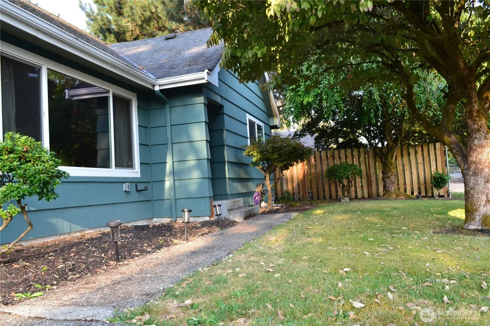 1108 10th Street NE Auburn, WA 98002