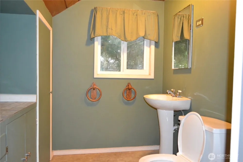 1108 10th Street NE Auburn, WA 98002