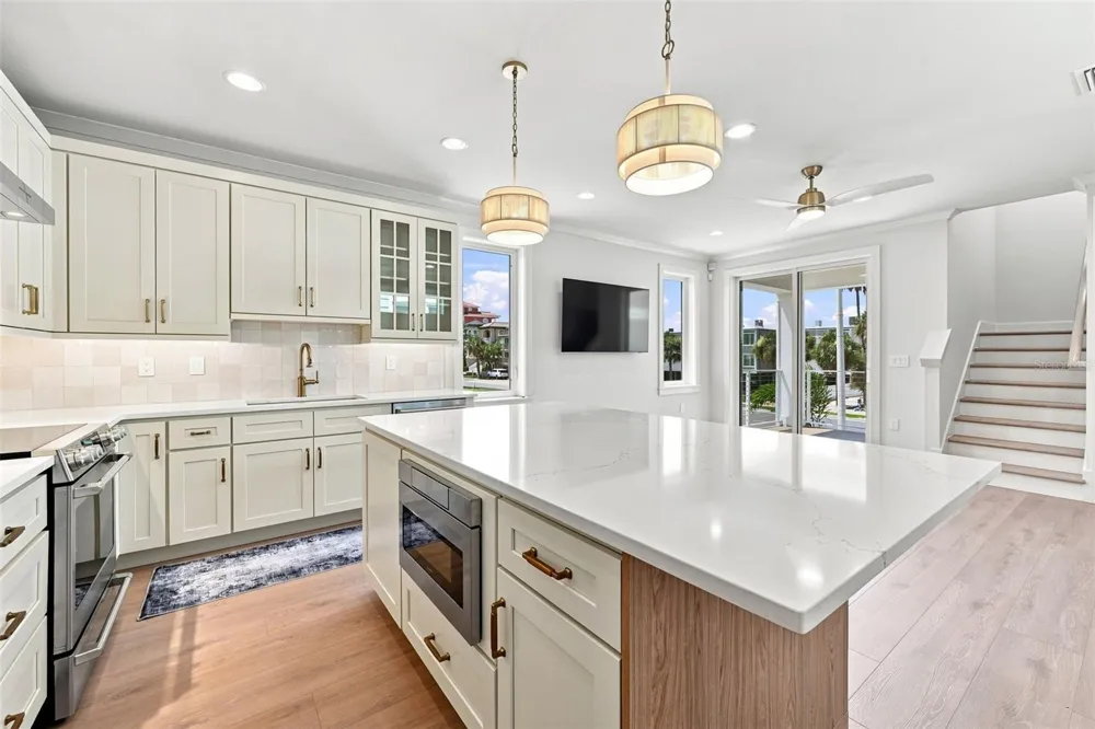 19101 GULF BOULEVARD Indian Shores, FL 33785