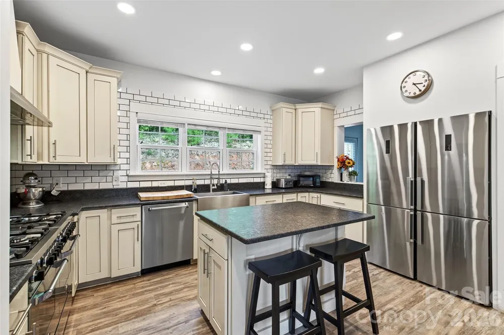 8026 Buck Creek Road Marion, NC 28752