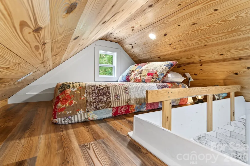 8032 Buck Creek Road Marion, NC 28752