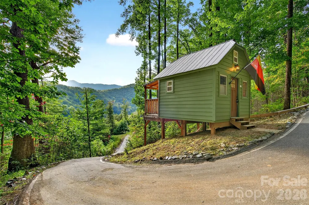 8032 Buck Creek Road Marion, NC 28752