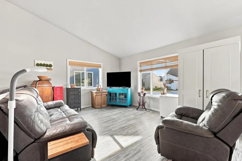 935 Eaglewood Avenue W West Fargo, ND 58078