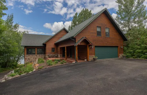 2392 Fahrenholz Road NE